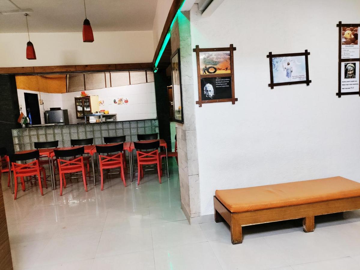 Hotel Lions Den Lonavala Luaran gambar